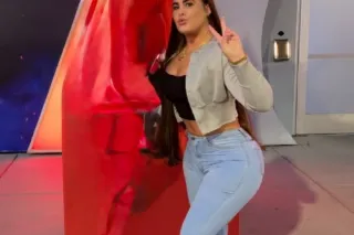 NEW Beauty and Booty! Visiting - Image 2